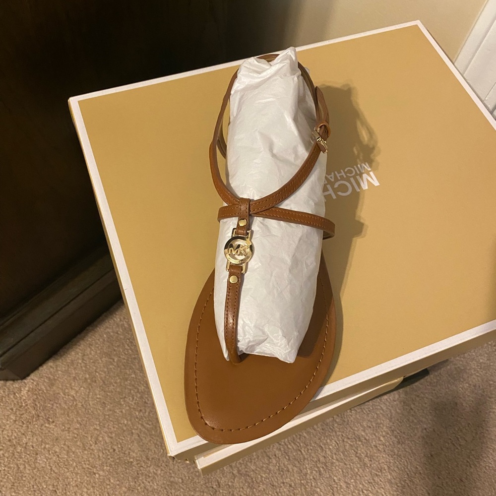 Michael Kors sandals with gold MK - Picture 1 of 2